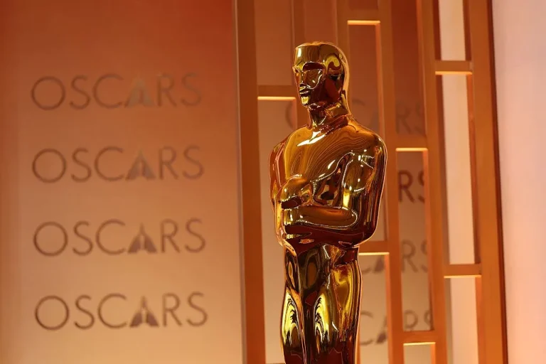 Photo of Oscar statue