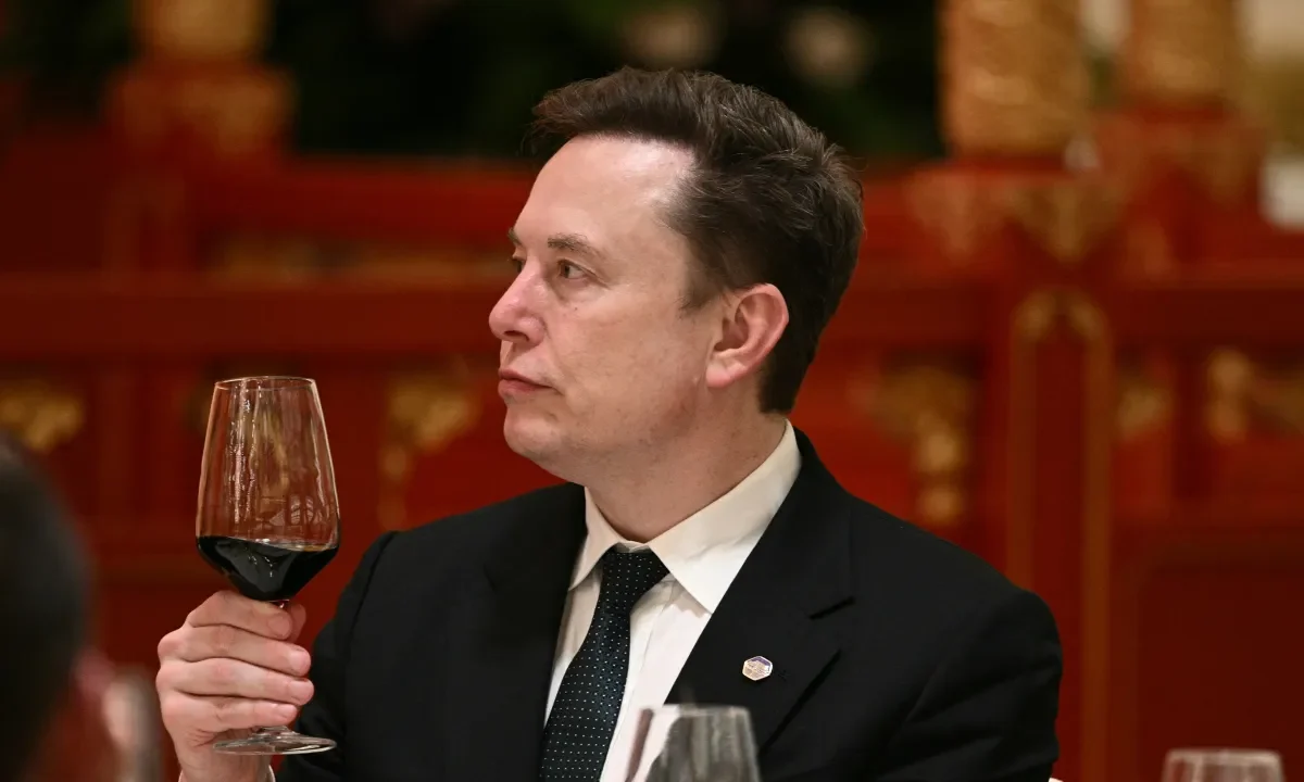 Elon Musk has given up on solar power (on Earth)