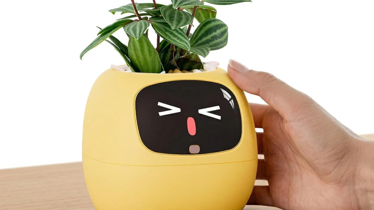PLANTSIO Ivy Interactive AI Desk Companion, Smart Plant Pet with 100+ Expressions, Cute Indoor Planter for Office Decor, Unique Gift for Plant Lovers & Coworkers(Lemon)