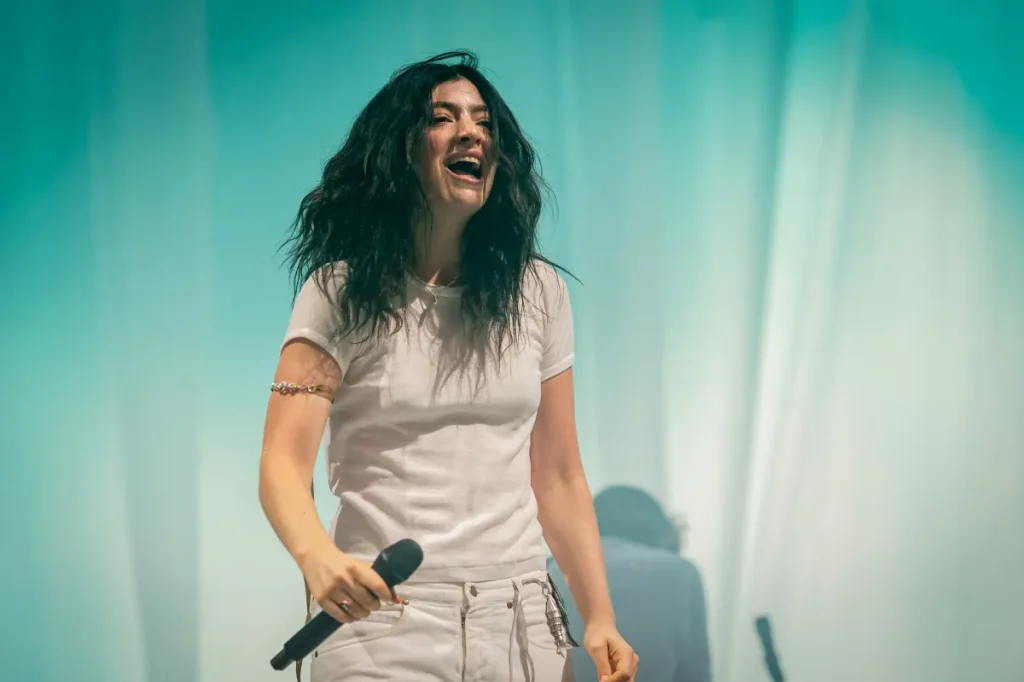 Lorde says AI glasses are "not sexy"