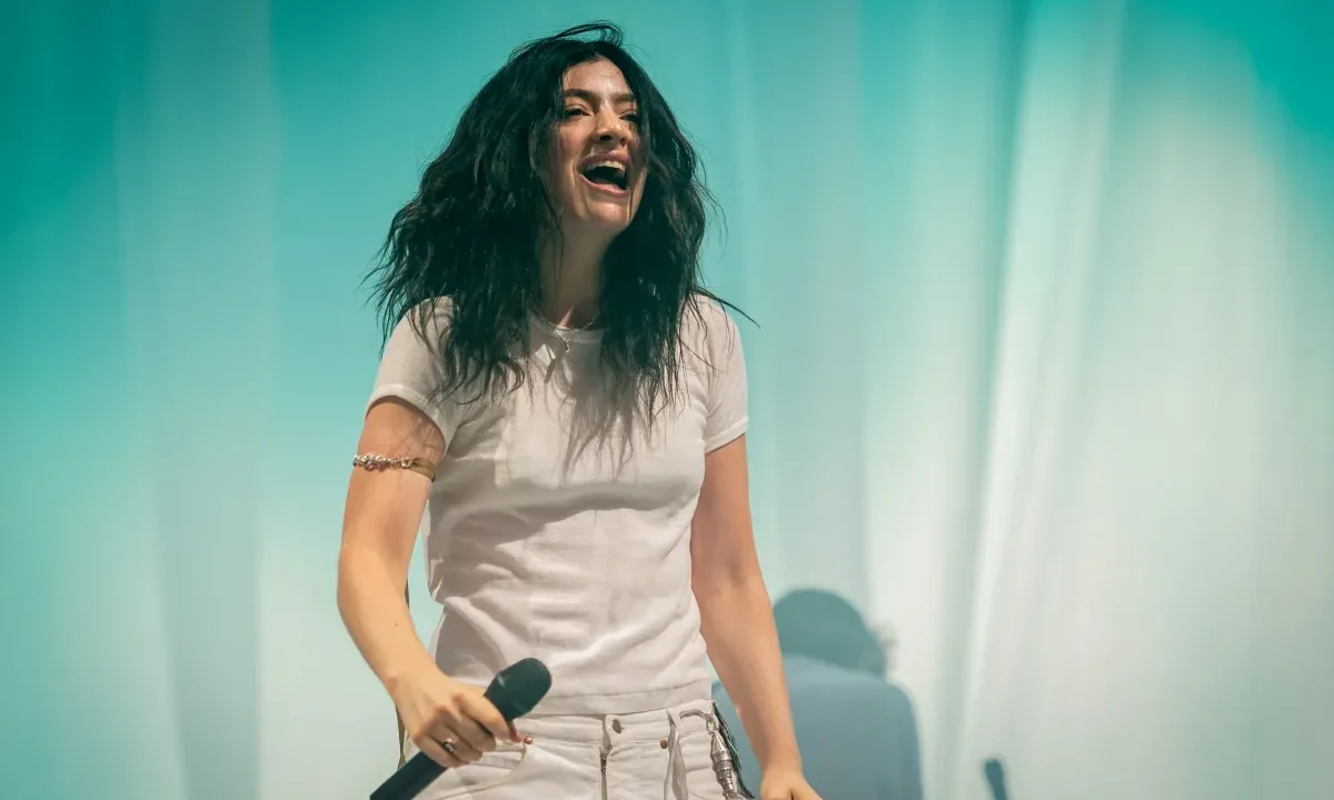Lorde says AI glasses are "not sexy"