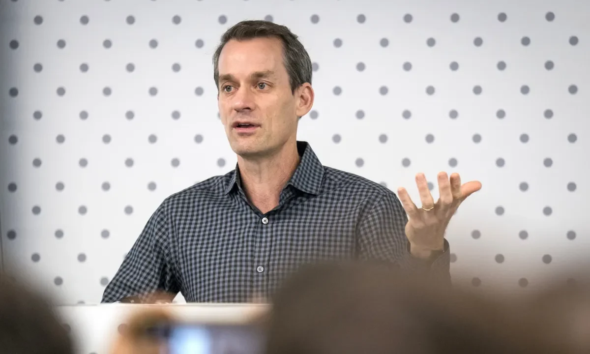 Jeff Dean and other top AI researchers are leaving Google to launch their own startup