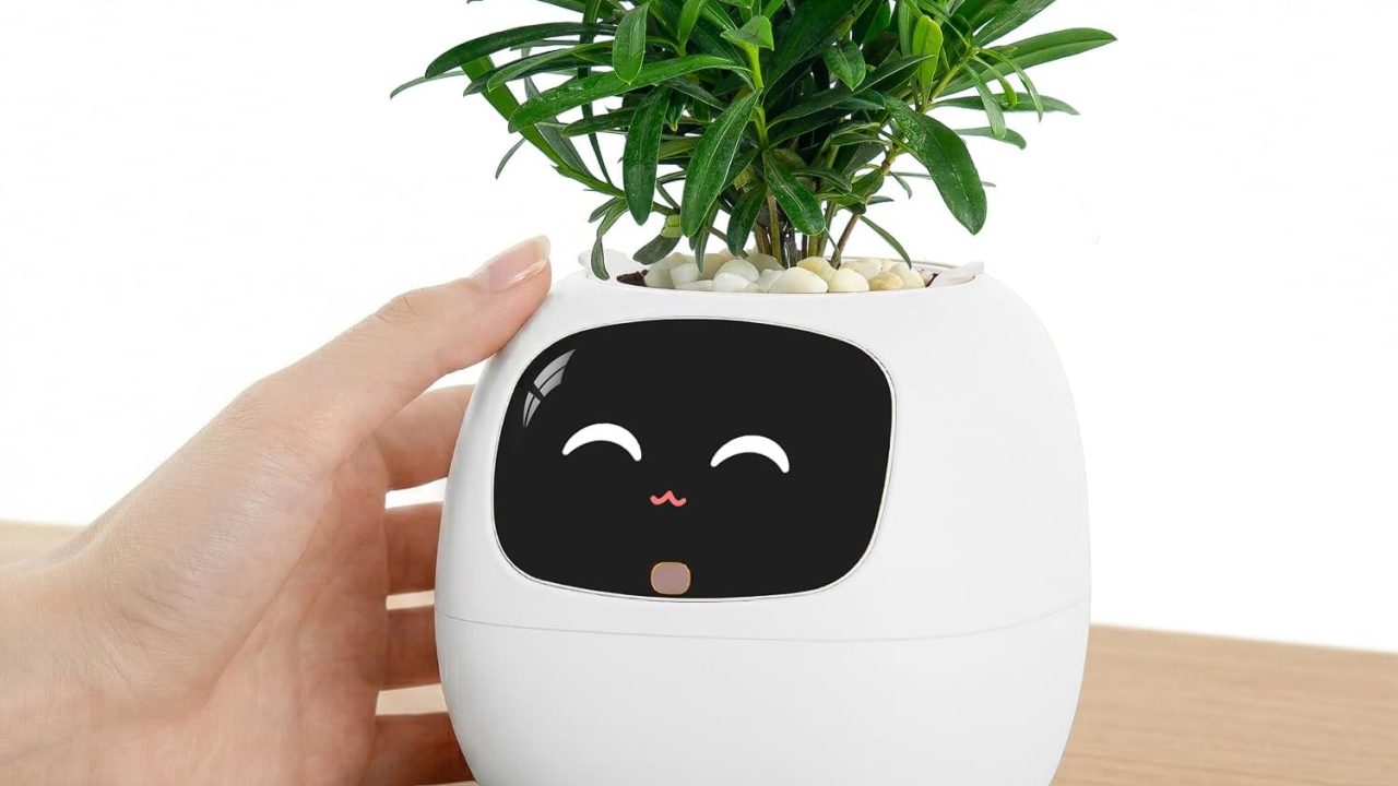Ivy Interactive AI Desk Companion & Smart Plant Pet Indoor Planter Cream